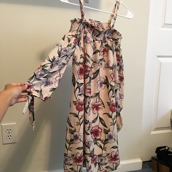 Lily Rose Dresses & Skirts - NEW lily star pink floral open shoulder dress